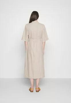 Minimum Linaja - Jurk - Plaza Taupe 6 Minimum Linaja - Jurk - Plaza Taupe -Minimum Winkel 0294718256414cc399af7473ab255c97
