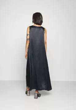 Minimum Lesta - Jurk - Black -Minimum Winkel 068730a7f29b4f9c8f5bd484e71e491d