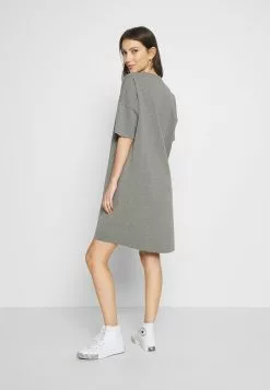 Minimum Regitza Dress - Jerseyjurk - Dark Grey Mel 4 Minimum Regitza Dress - Jerseyjurk - Dark Grey Mel -Minimum Winkel 0cf872e7b4654468a28c6f8c1cb24cb7