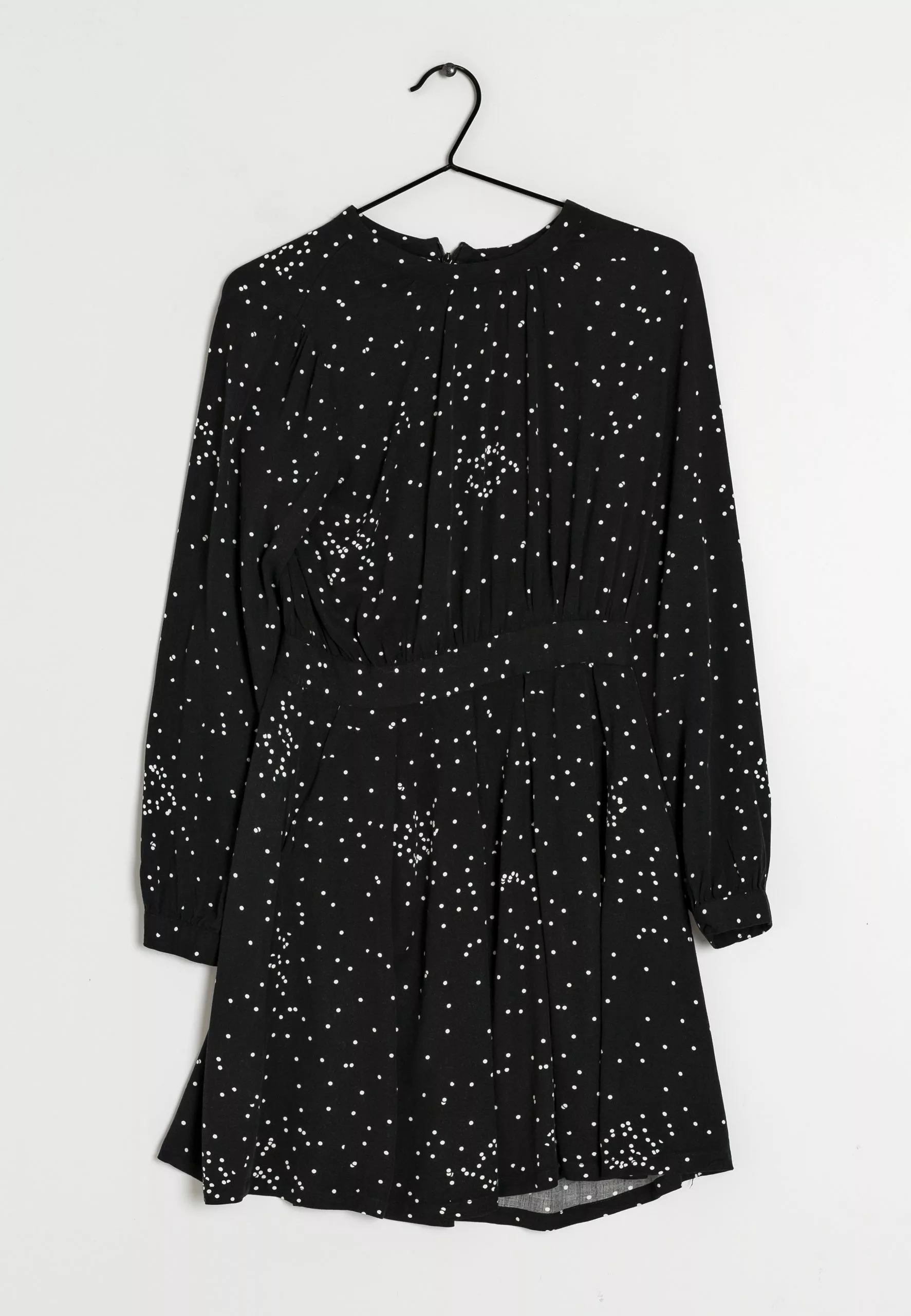 Jurk - Black White Minimum Jurk - Black White -Minimum Winkel 11dde71bafbb41e38e6f0fb1ecd23814 scaled