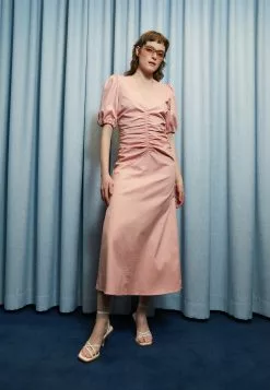 Minimum Dulli - Cocktailjurk - Bridal Rose