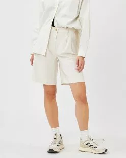 Minimum Shorts Regular Bandplooibroek Dames Crème -Minimum Winkel 1cd6729038d0396c6d5e24c865125d0e