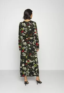 Minimum Jenia- Jurk - Black 4 Minimum Jenia- Jurk - Black -Minimum Winkel 212dd284c78c46e3aa4dab8de5356480