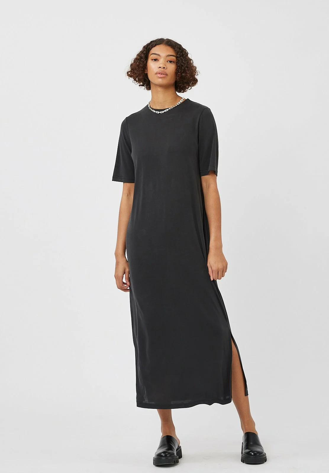 Saralinas- Jurk - Black Minimum Saralinas- Jurk - Black -Minimum Winkel 2609e02fb36846d088d925e3a85a9378