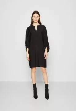 Minimum Structuria - Cocktailjurk - Black