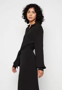 Minimum Nirra - Blousejurk - Black -Minimum Winkel 3353a1bf6562469bb4af340031ac06eb