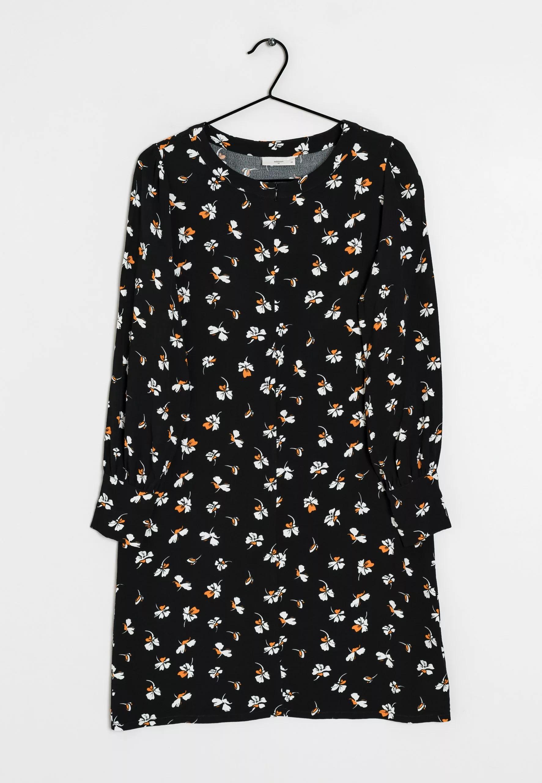 Jurk - Multi Colored Minimum Jurk - Multi Colored -Minimum Winkel 3cb305cd88f64eb682073b604d8831ba scaled