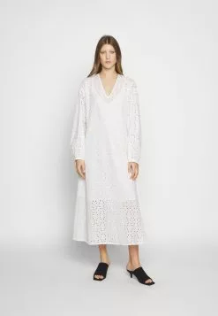 Minimum Pilma - Maxi-Jurk - White -Minimum Winkel 3e9a17cb1d184152a918d30cd1409a9d