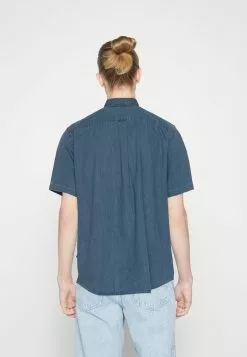 Minimum Eric - Overhemd - Faded Denim -Minimum Winkel 490abe379835438b872e05d7aeddf2a5