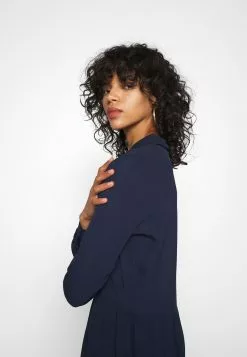 Minimum Bindie Dress - Blousejurk - Navy Blazer -Minimum Winkel 4e855ee1991247bf8b323c95f30fd7f3
