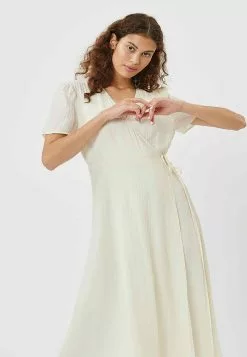 Minimum Marily- Jerseyjurk - Broken White -Minimum Winkel 4eedbcefe45845fcb62c2a7bad12e5bf