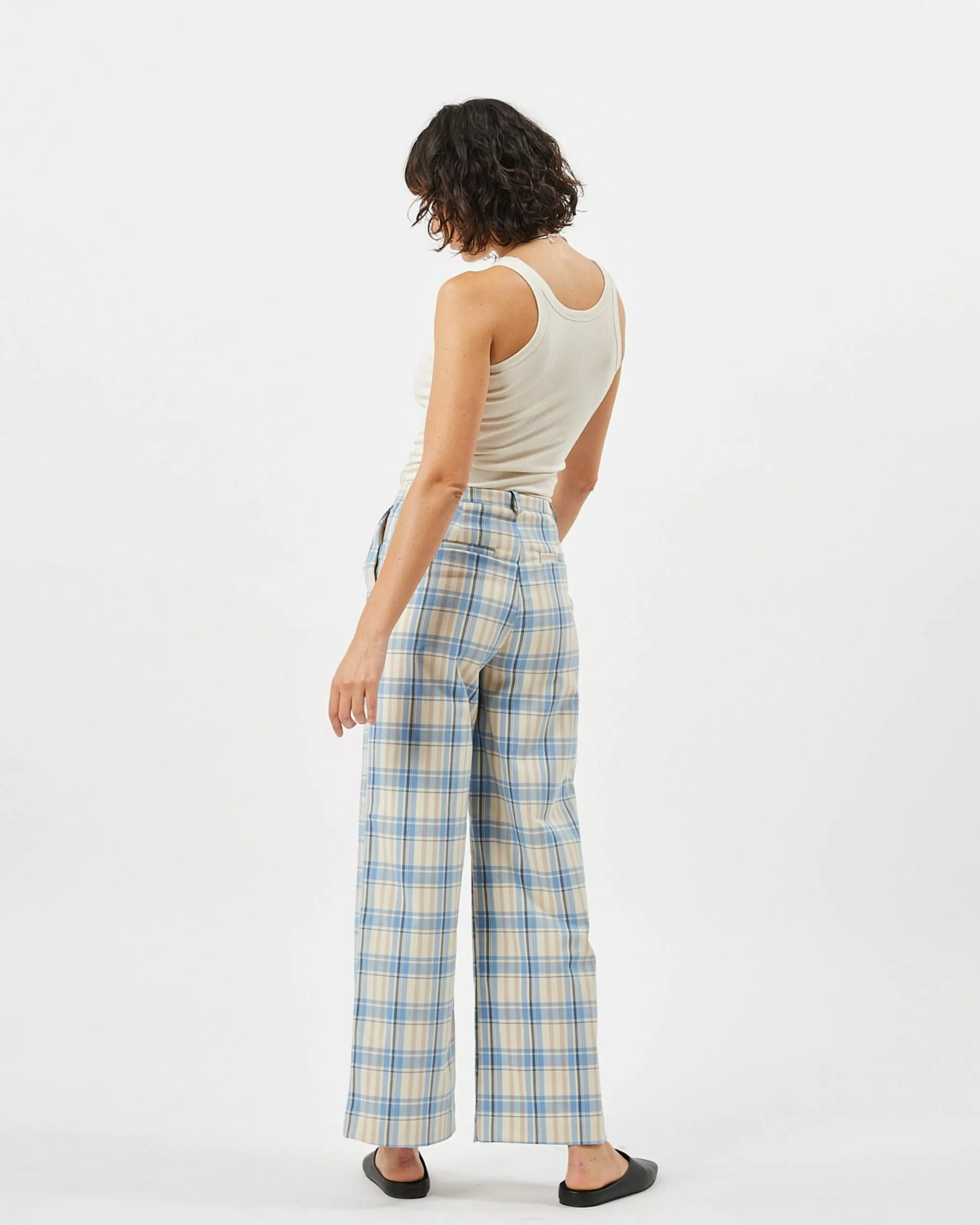 Bandplooibroeken Loosefit Bandplooibroek Lesia Dames Blauw / Navy Minimum Bandplooibroeken Loosefit Bandplooibroek Lesia Dames Blauw / Navy -Minimum Winkel 51fa84ce1b6e030e938f1daa88642366 scaled