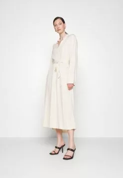 Minimum Milles - Jurk - Off-White -Minimum Winkel 5932a31941a54443b0d49e7bb464a538