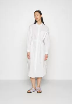 Minimum Saralinna - Blousejurk - Broken White -Minimum Winkel 5b5521c1ad7d4b3fa6c4d0f9a1fbf2d7