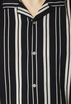 Minimum Ilois - Overhemd - Black -Minimum Winkel 6dcaf6f3f4694d93ba936a090337cd00