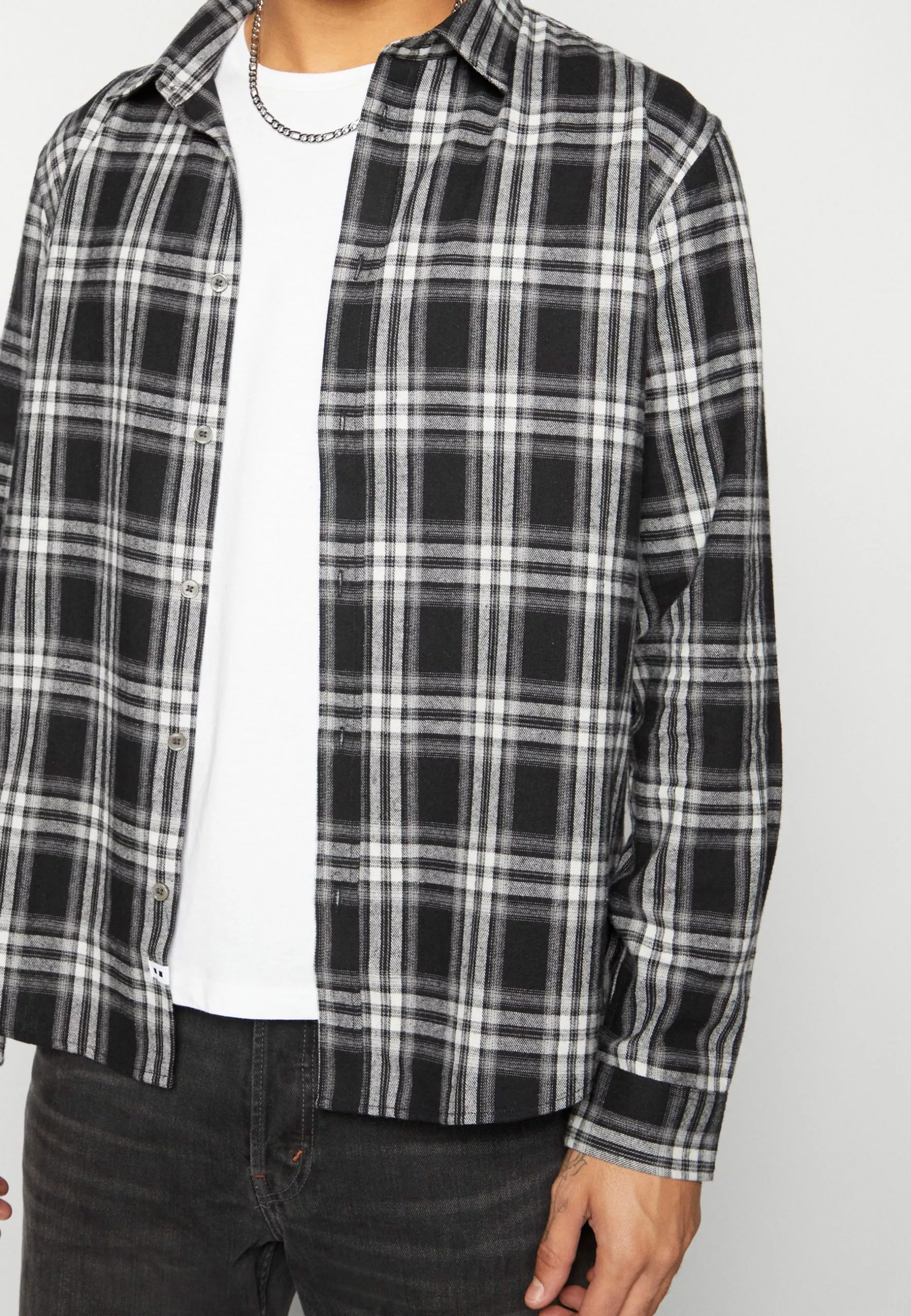 Olins - Overhemd - Black Minimum Olins - Overhemd - Black -Minimum Winkel 7bbcbc5579194c37b00cf0dea3e1ec1c scaled