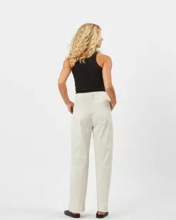 Minimum Pantalons Loosefit Broek Gurlia Dames Crème -Minimum Winkel 802707326f34b073a6f006e4f5870d3d