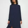 Minimum Bindie Dress - Blousejurk - Navy Blazer -Minimum Winkel a2b972e83a6a4acdb0913b2a48a6c081