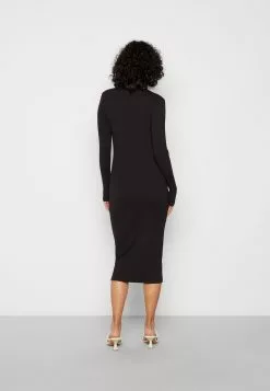 Minimum Ressy - Gebreide Jurk - Black -Minimum Winkel a830bf04200f4d748b68d0ab4ac56518