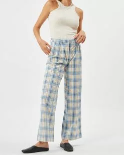 Minimum Bandplooibroeken Loosefit Bandplooibroek Lesia Dames Blauw / Navy 4 Minimum Bandplooibroeken Loosefit Bandplooibroek Lesia Dames Blauw / Navy -Minimum Winkel b3ee4e3d3095b4d0f04926e758991f09