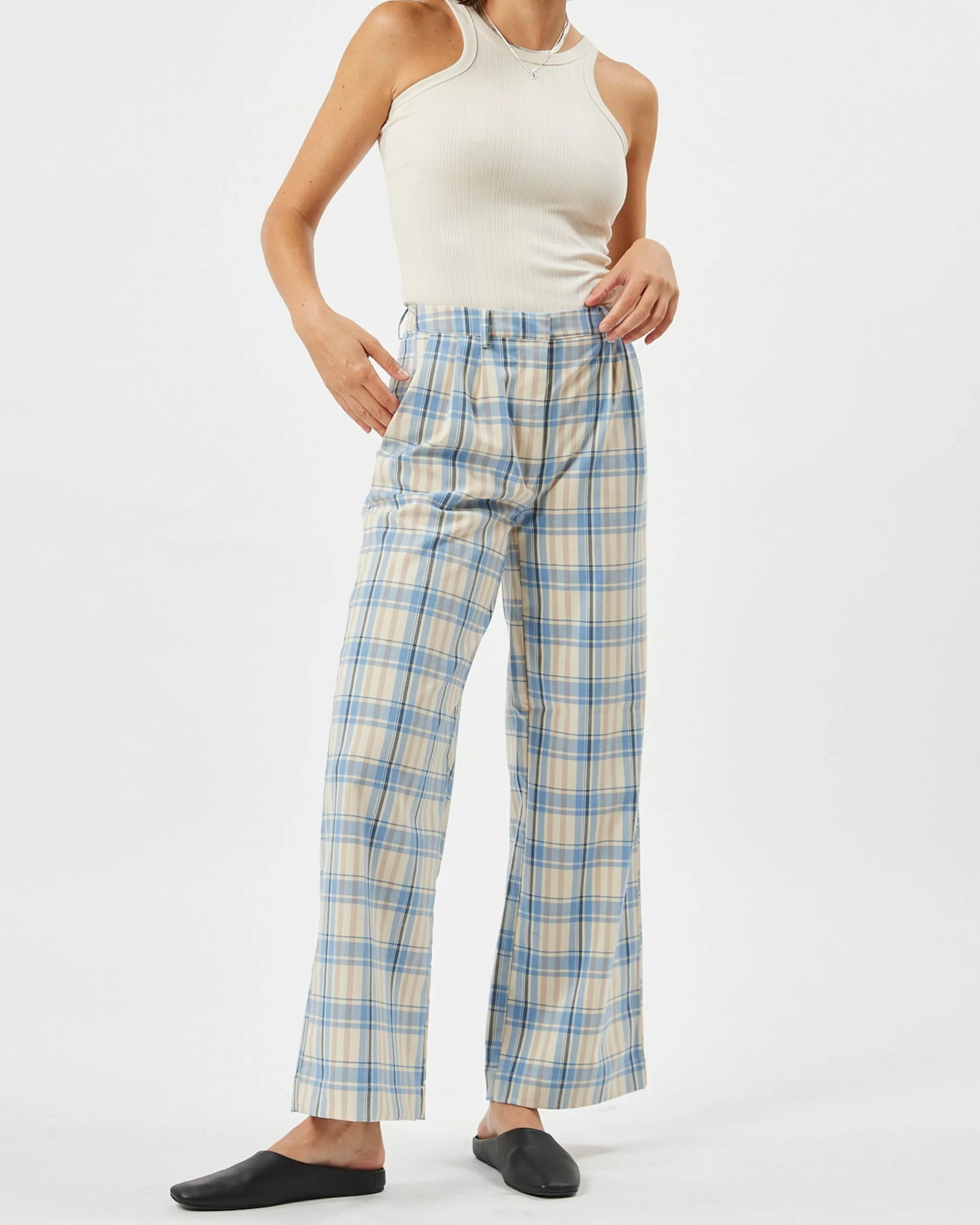 Bandplooibroeken Loosefit Bandplooibroek Lesia Dames Blauw / Navy Minimum Bandplooibroeken Loosefit Bandplooibroek Lesia Dames Blauw / Navy -Minimum Winkel b3ee4e3d3095b4d0f04926e758991f09 scaled