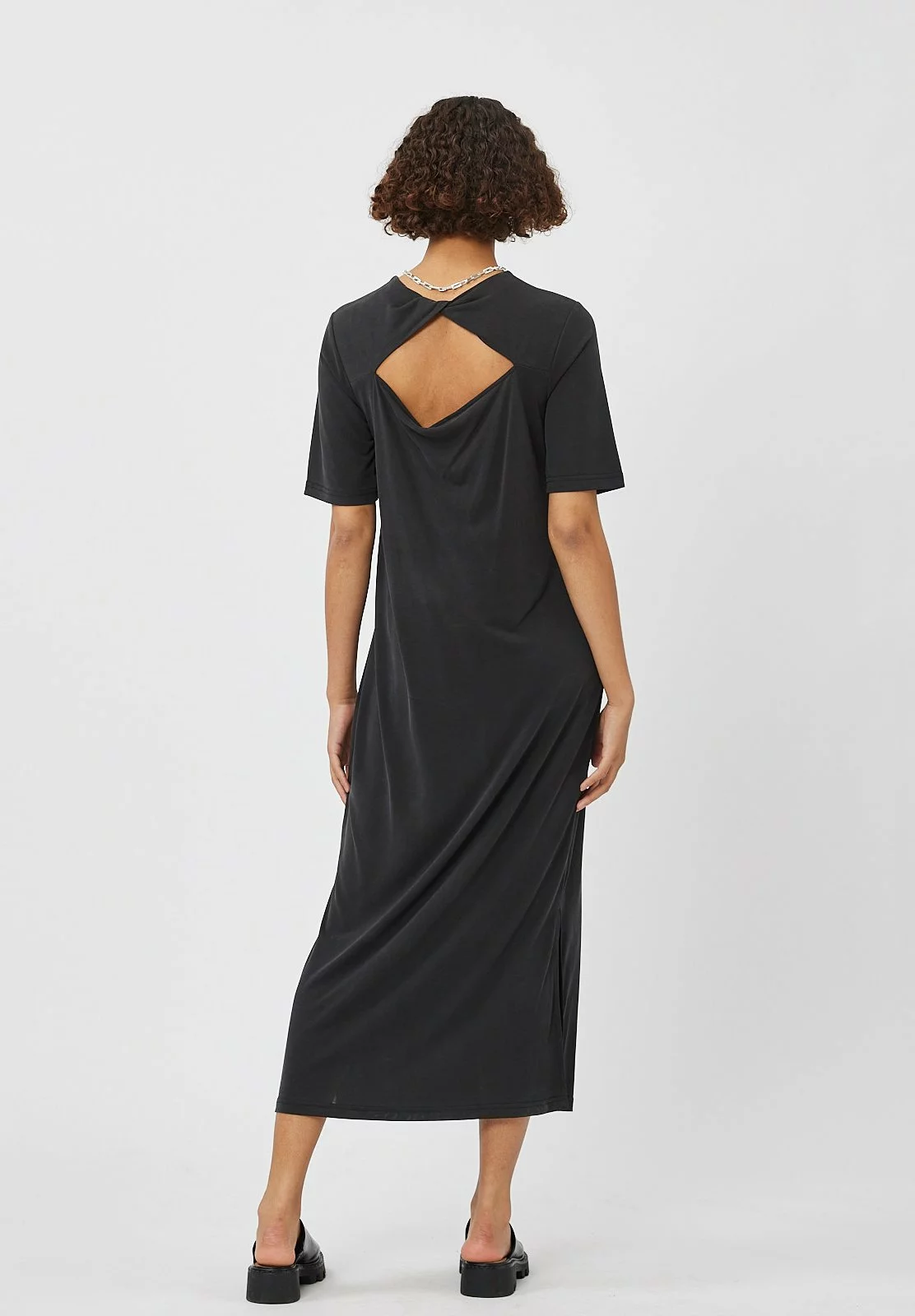 Saralinas- Jurk - Black Minimum Saralinas- Jurk - Black -Minimum Winkel c01fc9480619448989c3da3a923b1f30