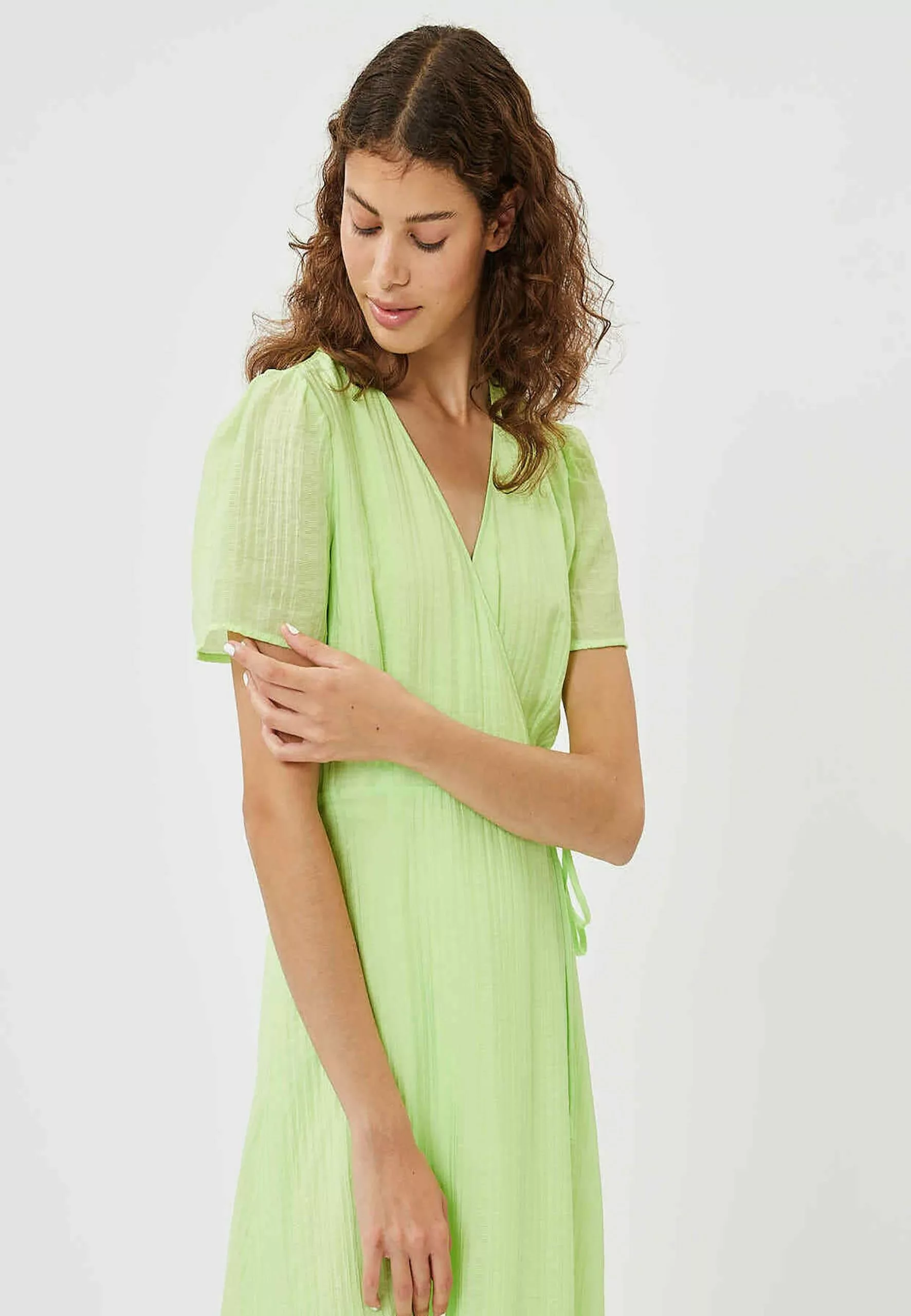 Marily- Jerseyjurk - Lettuce Green Minimum Marily- Jerseyjurk - Lettuce Green -Minimum Winkel c117fd0a62d54c6ab6e29472e05928dc scaled