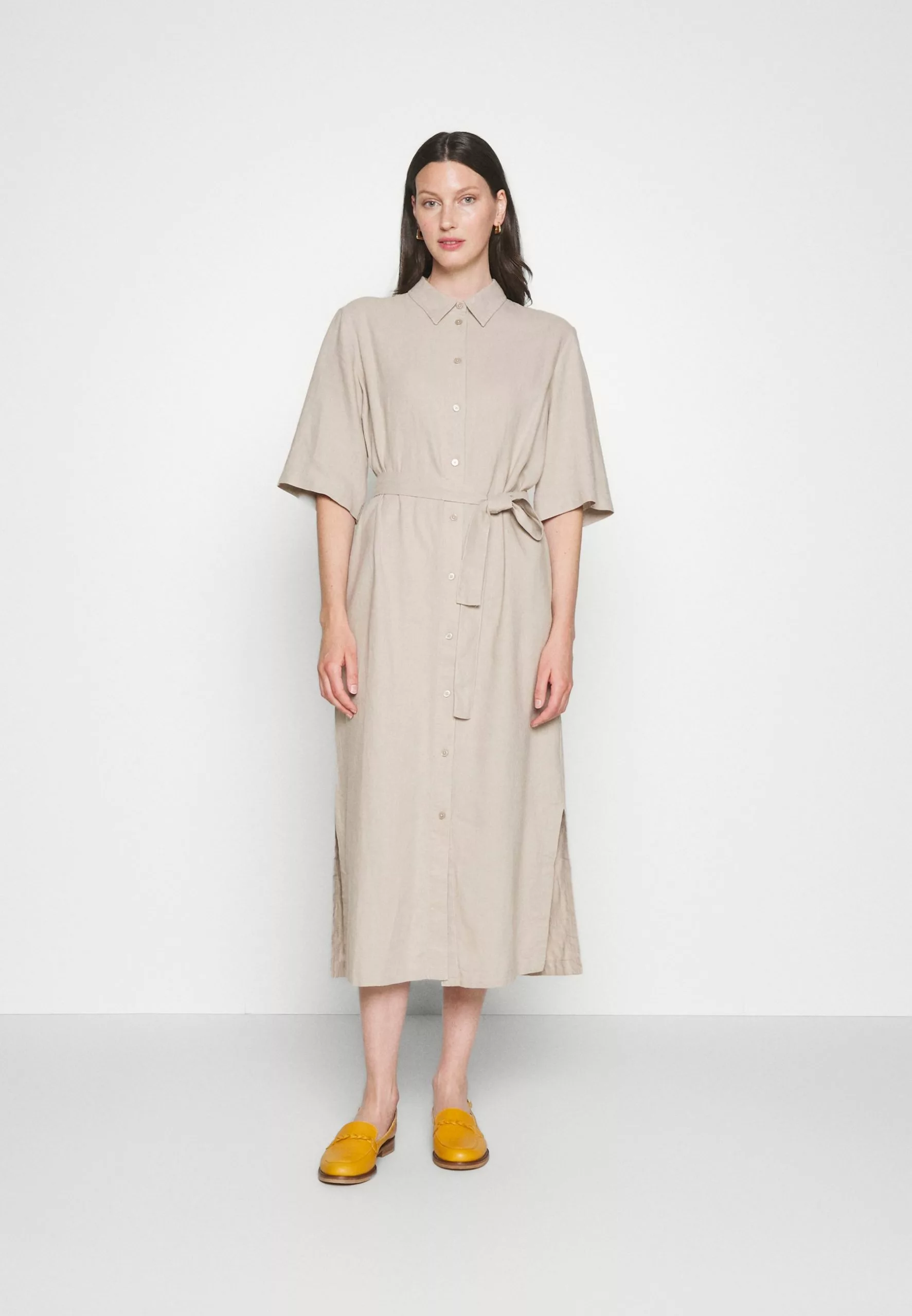 Linaja - Jurk - Plaza Taupe Minimum Linaja - Jurk - Plaza Taupe -Minimum Winkel c7f330d1302c42cbad057ed88ad1aa09 scaled