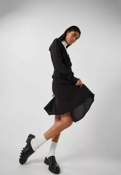 Minimum Wallica - Jurk - Black -Minimum Winkel db111dc74a2c466c99094639bec31bad