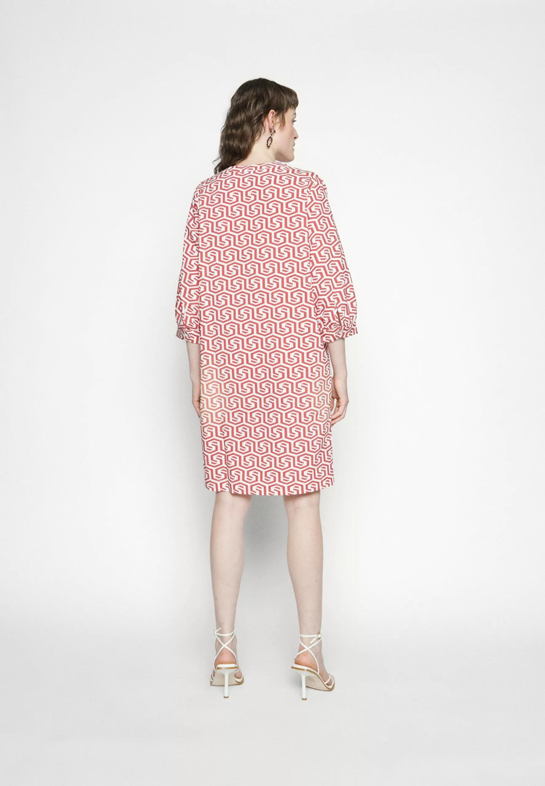 Mais - Jurk - Mineral Red Minimum Mais - Jurk - Mineral Red -Minimum Winkel dccb009297c04a4db7294e1f9345f736 scaled