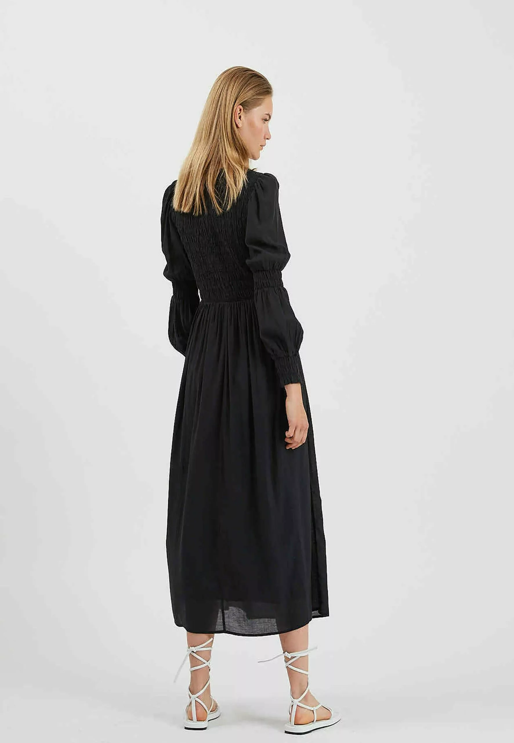 Auraline- Jerseyjurk - Black Minimum Auraline- Jerseyjurk - Black -Minimum Winkel e67b729ad1c545aa888aeaa1b6c9abcc scaled