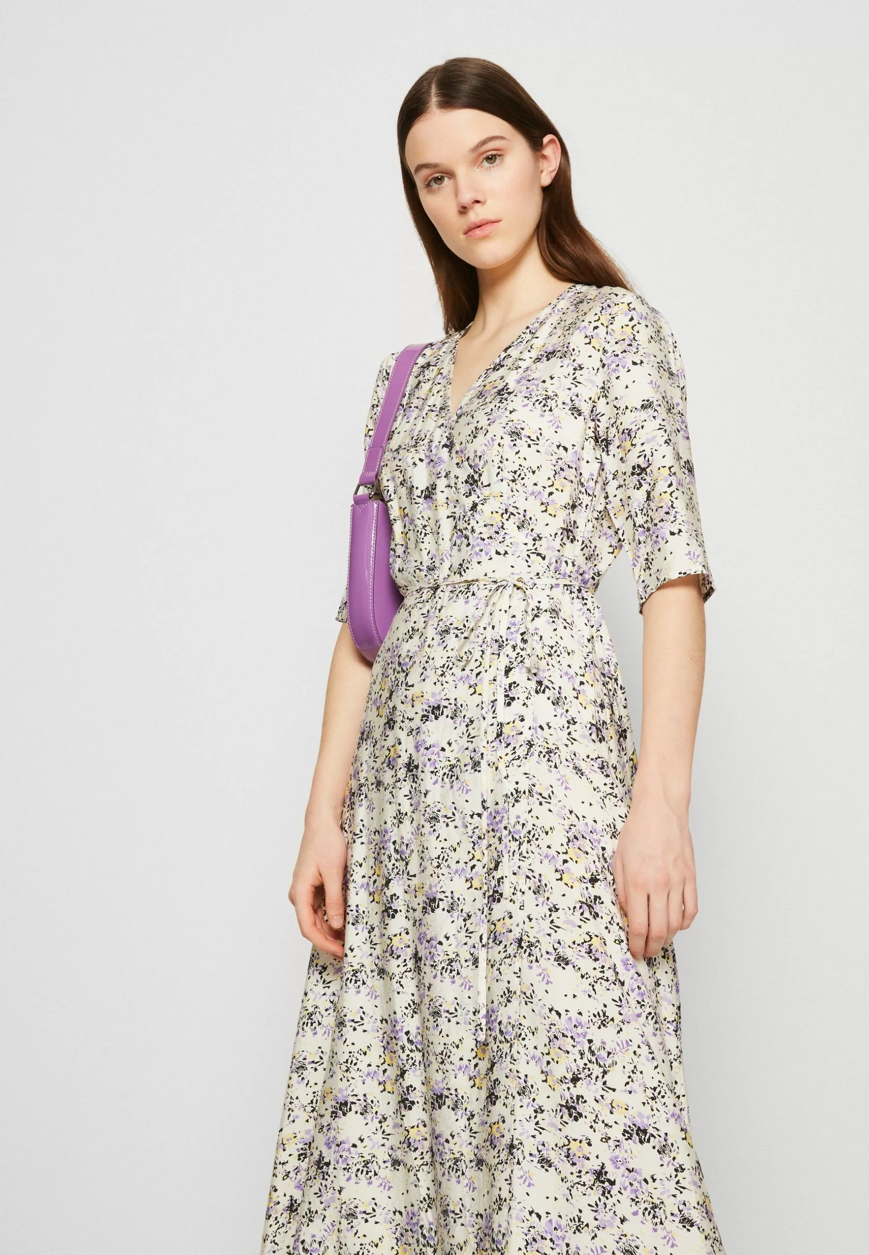 Miraly - Jurk - Broken White Minimum Miraly - Jurk - Broken White -Minimum Winkel e78cf640476c4286be1e0267c546a384 scaled