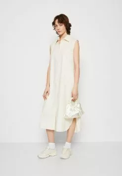 Voorkant -Minimum Winkel e87d0f17d07a46f3aa7ebbf1276e0d2e