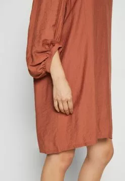 Minimum Structuria- Jurk - Copper Brown 7 Minimum Structuria- Jurk - Copper Brown -Minimum Winkel fd2cc76c8dfb447399fe48ec9874177b